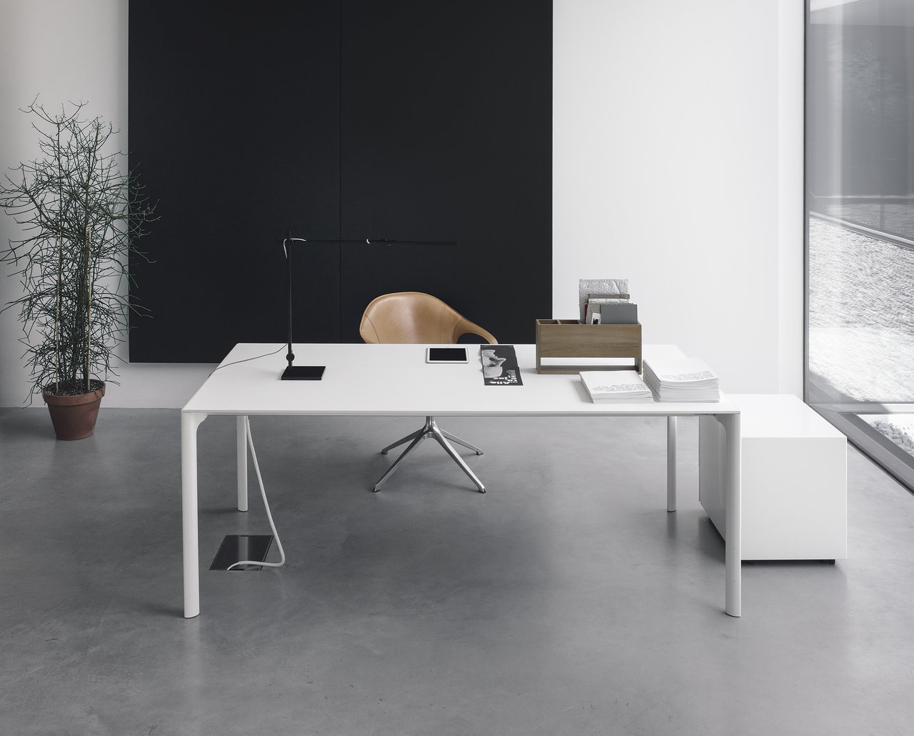 Kristalia – model Maki bureau
