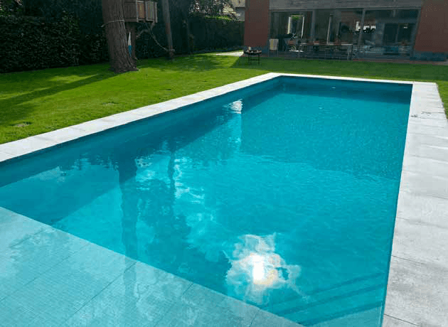 Zwembad of zwemvijver? Op vakantie in eigen tuin!